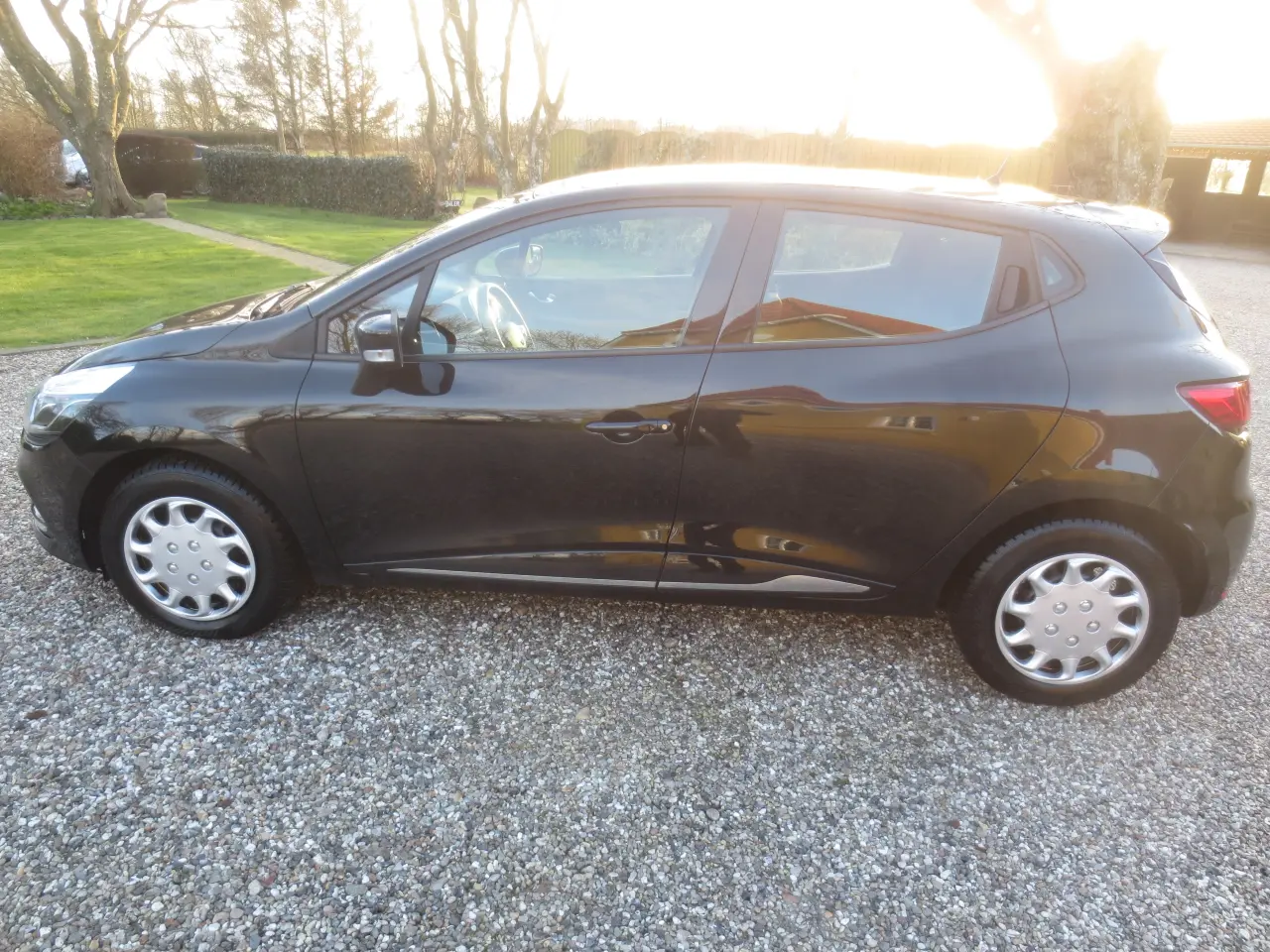 Billede 8 - Renault Clio 1.5 Cd År 2018 Nysynet 