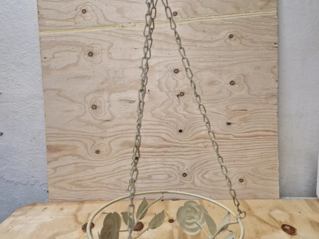 Billede 1 - Ophængskurv i metal 20.5 cm diameter