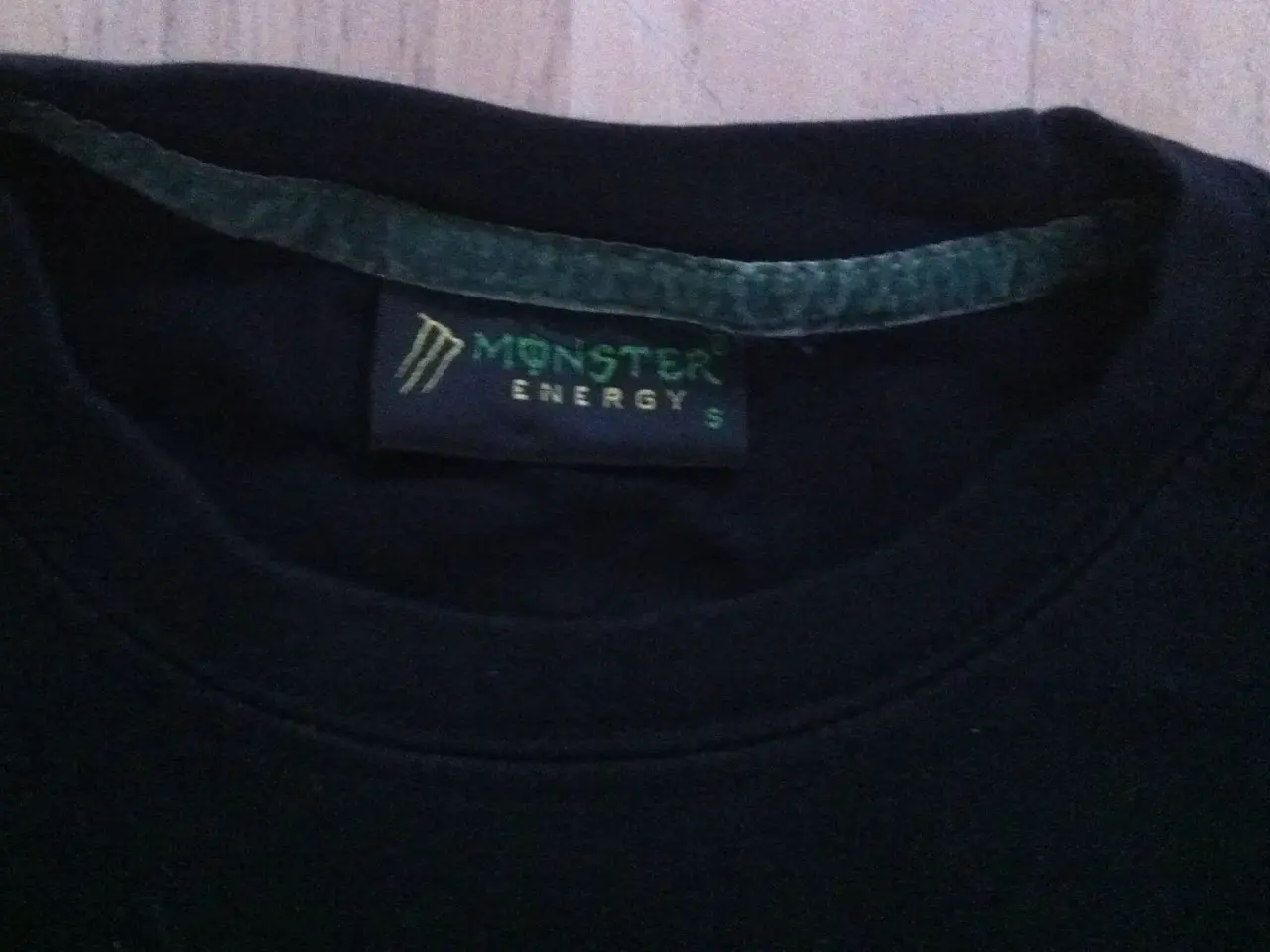 Billede 4 - Mønster energy t-shirt, str S, 75kr