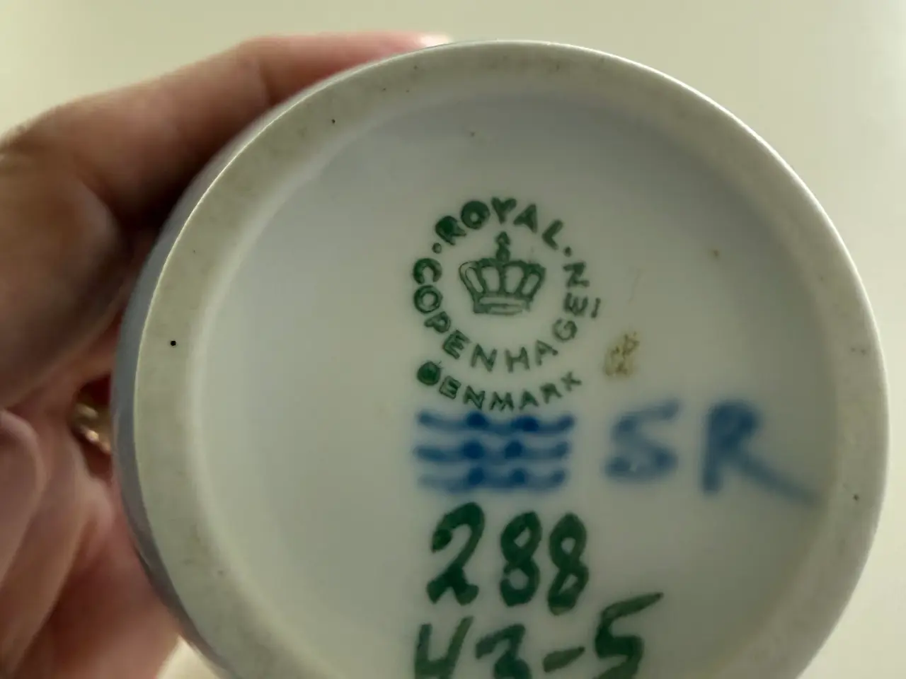 Billede 2 - Royal Copenhagen vase med brombær motiv