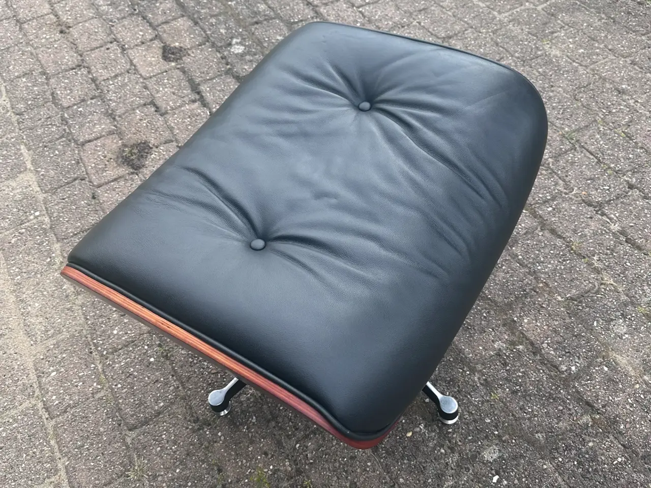 Billede 5 - Ottoman Eames inspireret i læder