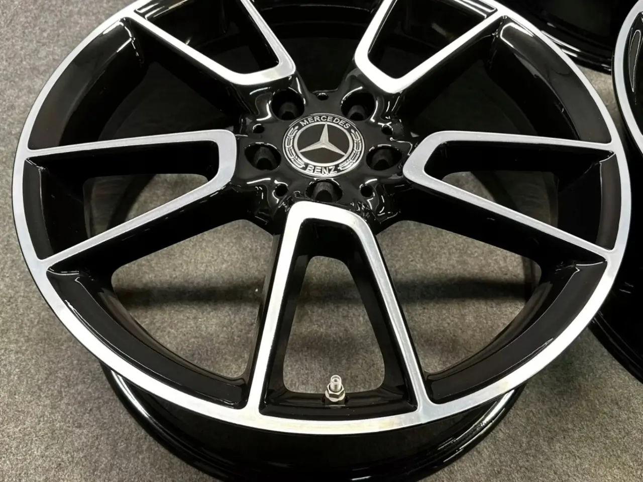 Billede 3 - ALUFÆLGE MERCEDES C 205 AMG 19"