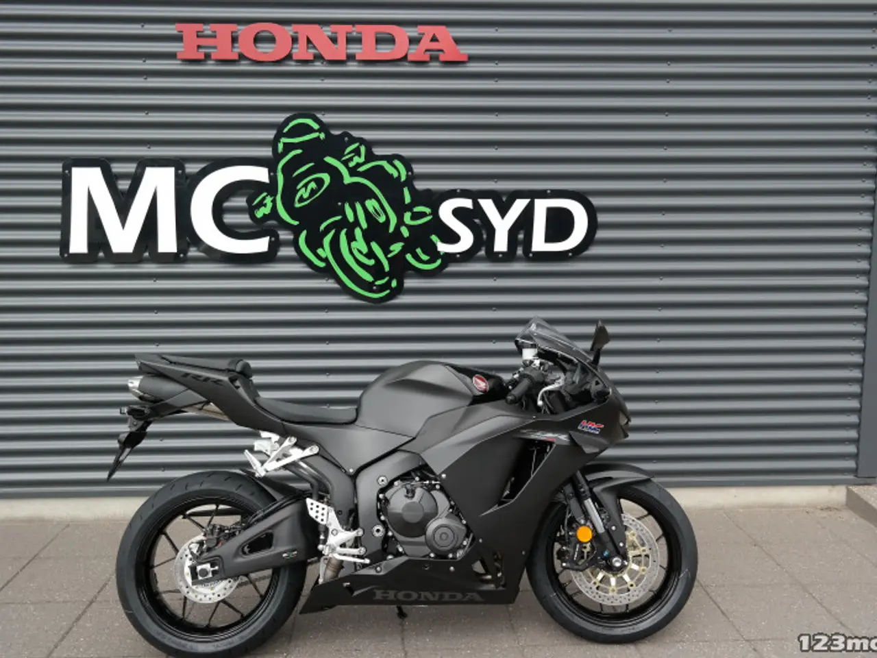 Billede 1 - Honda CBR 600 RR MC-SYD BYTTER GERNE