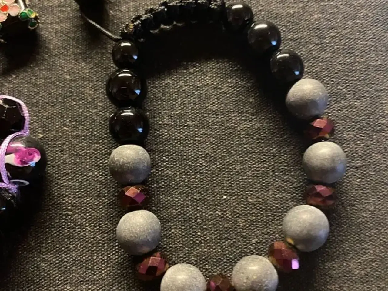 Billede 2 - Nye knyttede armbånd