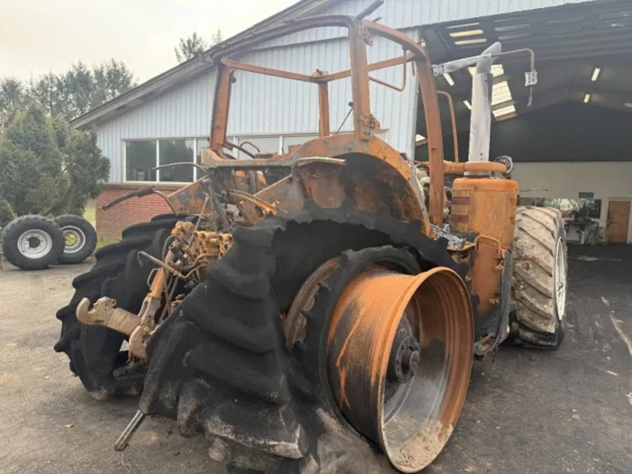 Billede 8 - Valtra S394 Sælges i dele/For parts