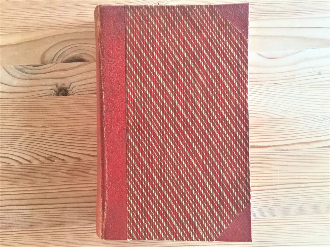 Billede 8 - 9 antikke bøger