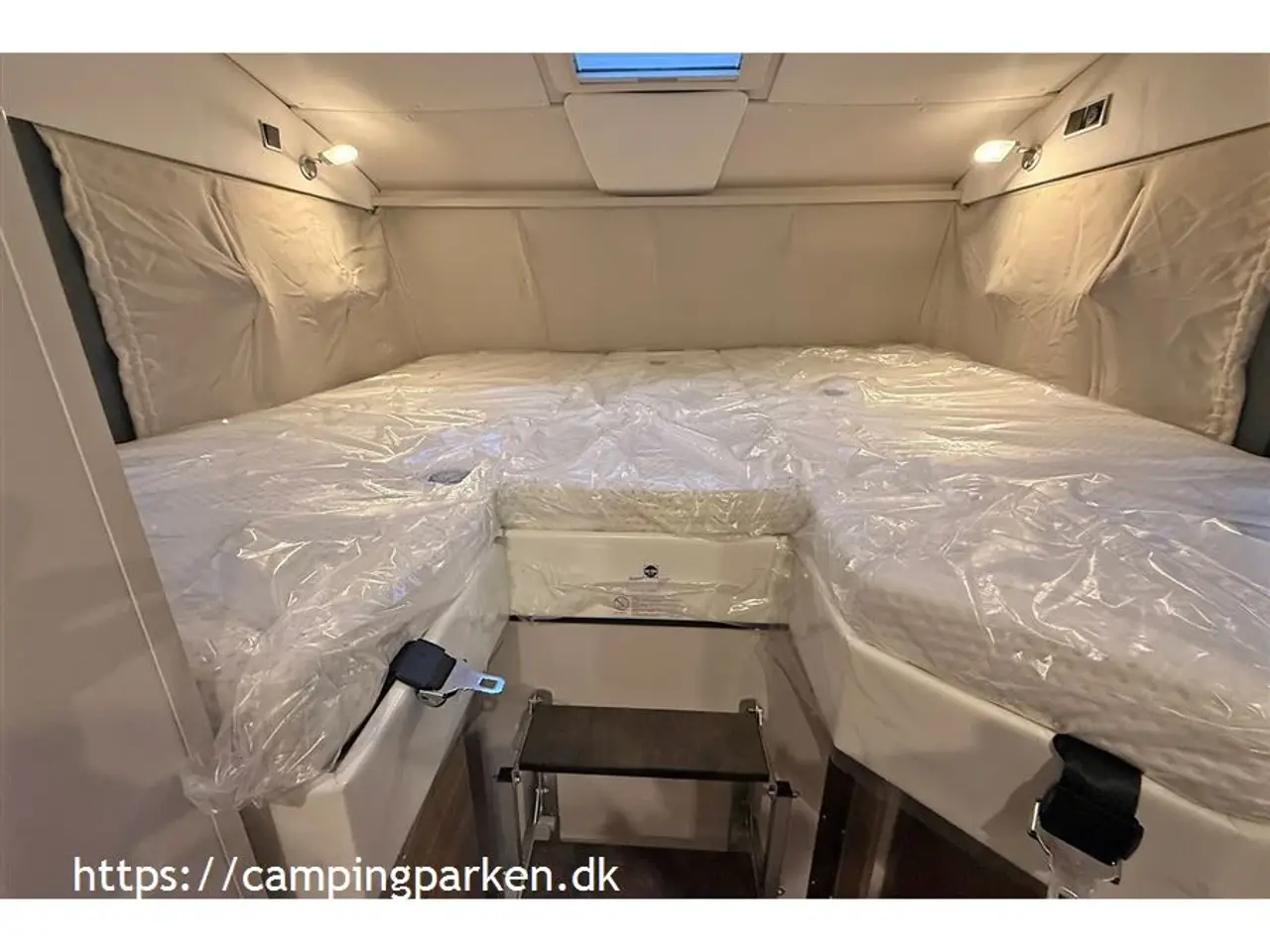 Billede 13 - 2026 - Dethleffs Alpa I 7820 - 2   Den ultimative helårsbolig med loungesiddegruppe og gourmetkøkken
