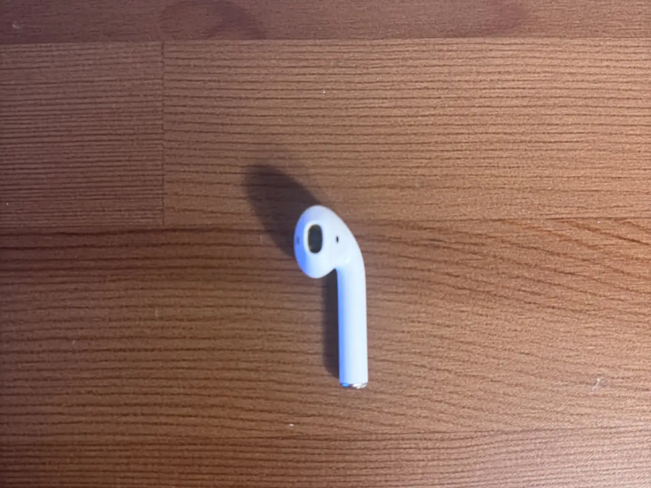 Billede 4 - Venstre AirPod 2 generation fungerer fint nok