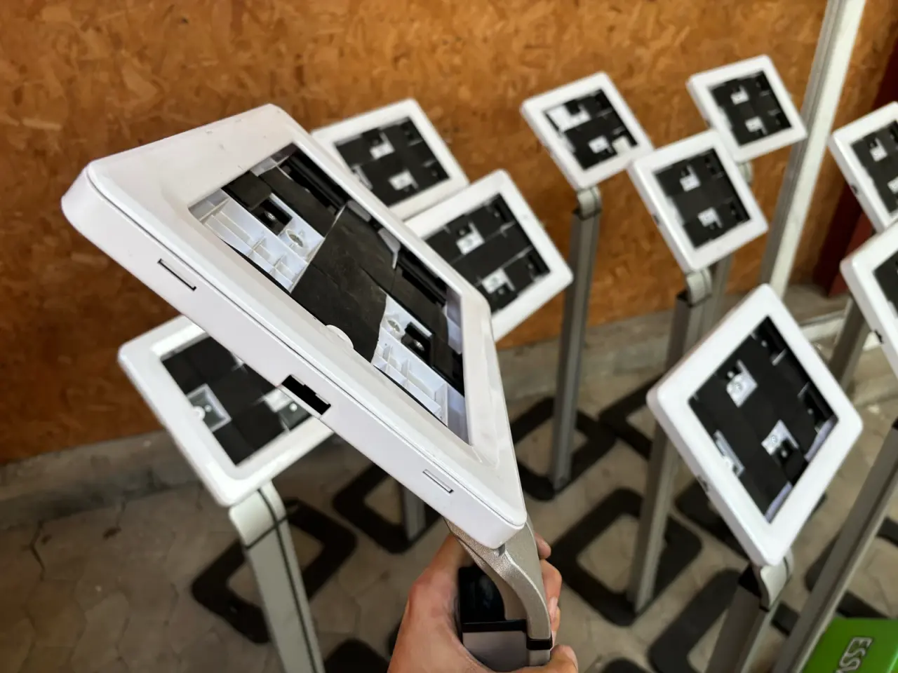 Billede 6 - Tablet holdere med lås - 9 stk.