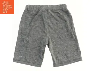 Grå shorts fra Uniqlo (str. 110)