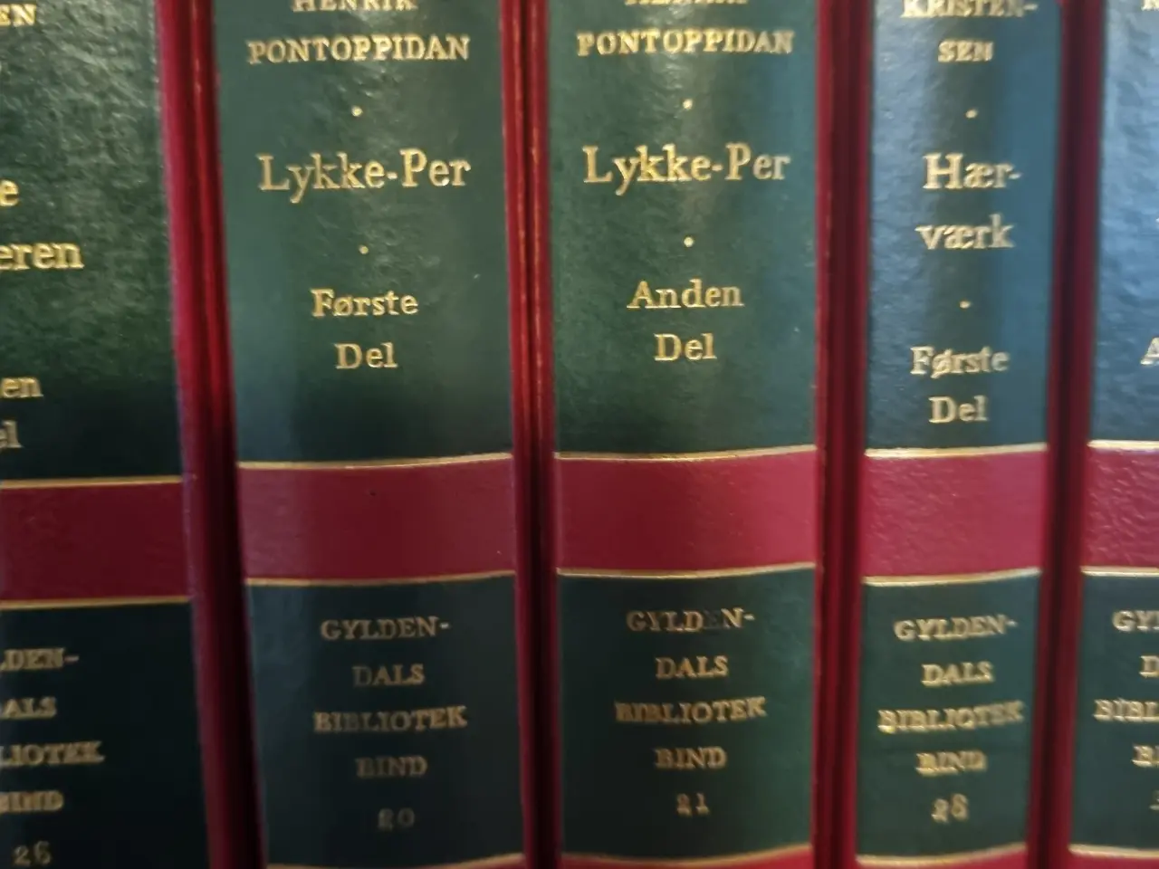 Billede 1 - Bogserie Danske forfattere sælges