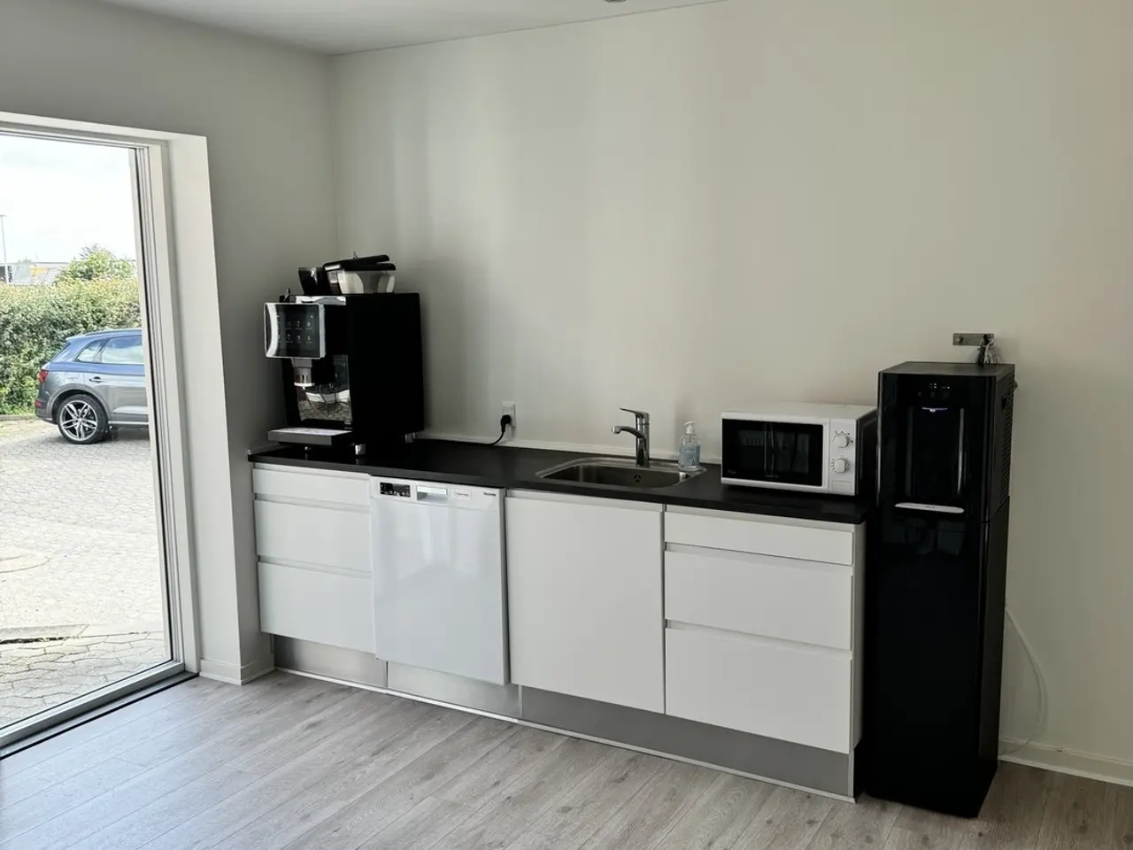 Billede 15 - Velbeliggende kontorer/butiks-/behandlerlokaler/co-workingspace og lager.