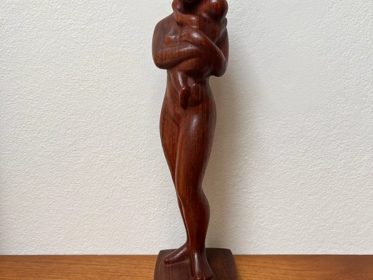Billede 1 - Træskulptur i teak.