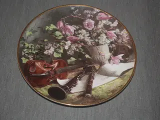Platte Stilleven in de muziekkamer af Kees van den