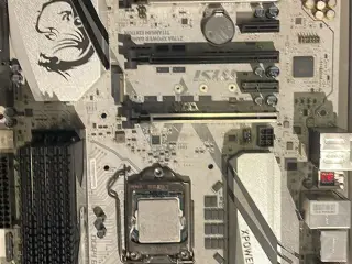 MSI Z170A XPower Gaming Titanium Med cpu i5 6600