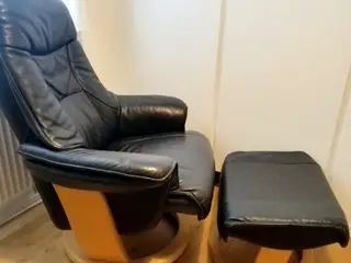 Hjort Knudsen relax-/gamer-lænestol med fodskammel