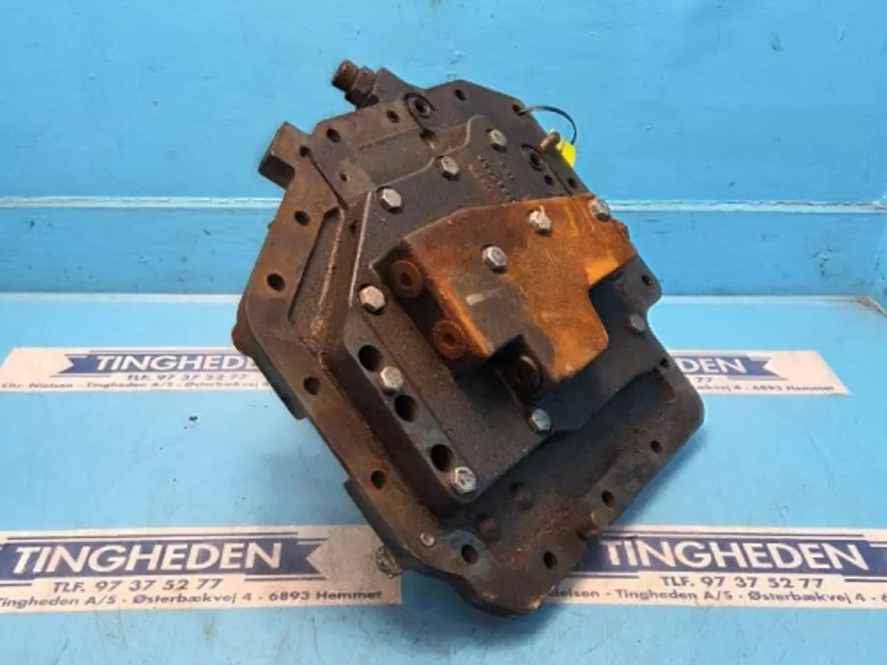 Billede 17 - Ford 8340 Dæksel F3NN7Z479