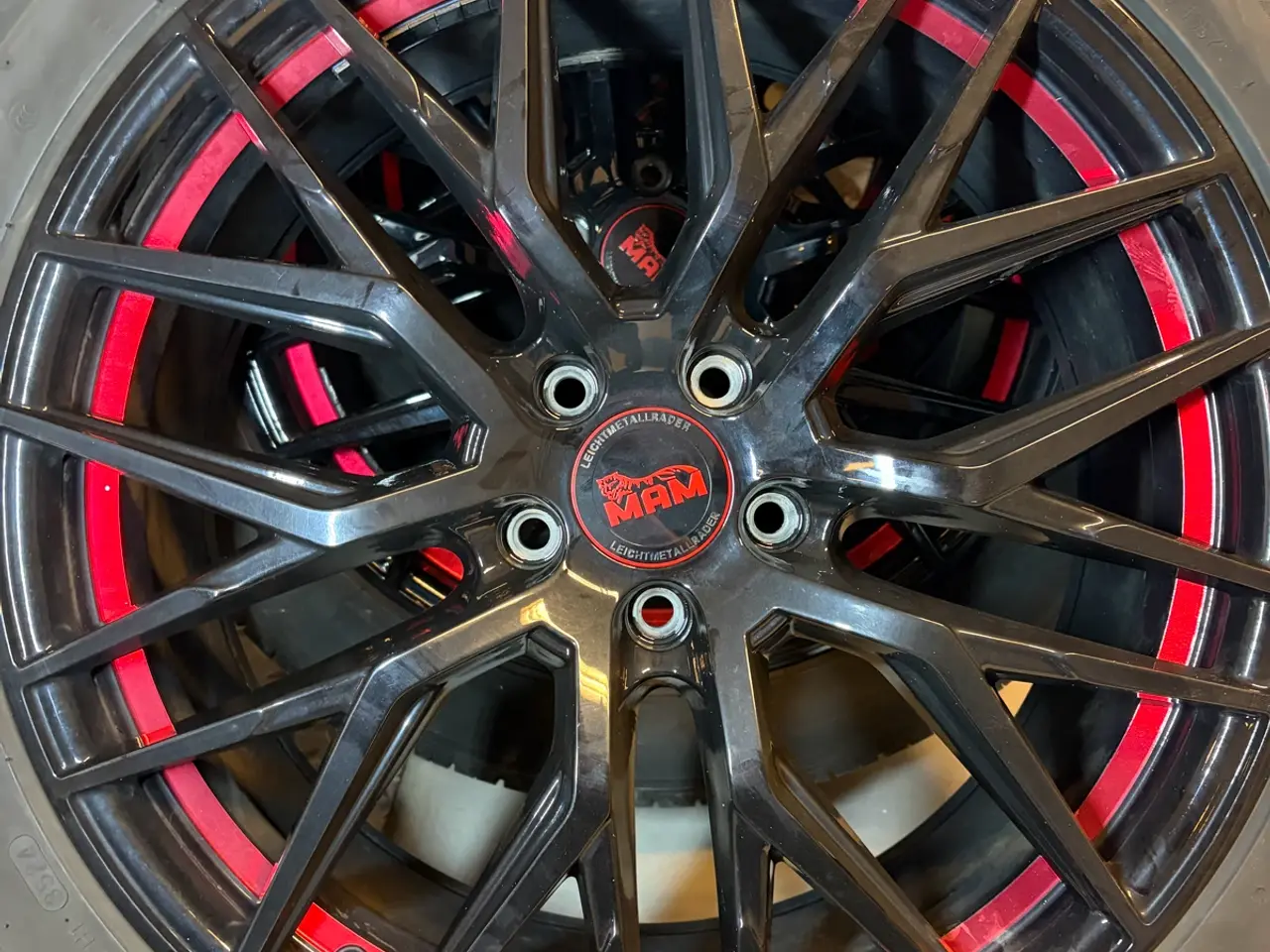 Billede 1 - MAM RS4 20” Fælge med dæk