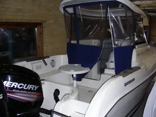 Pilothouse m Mercury F80 hk