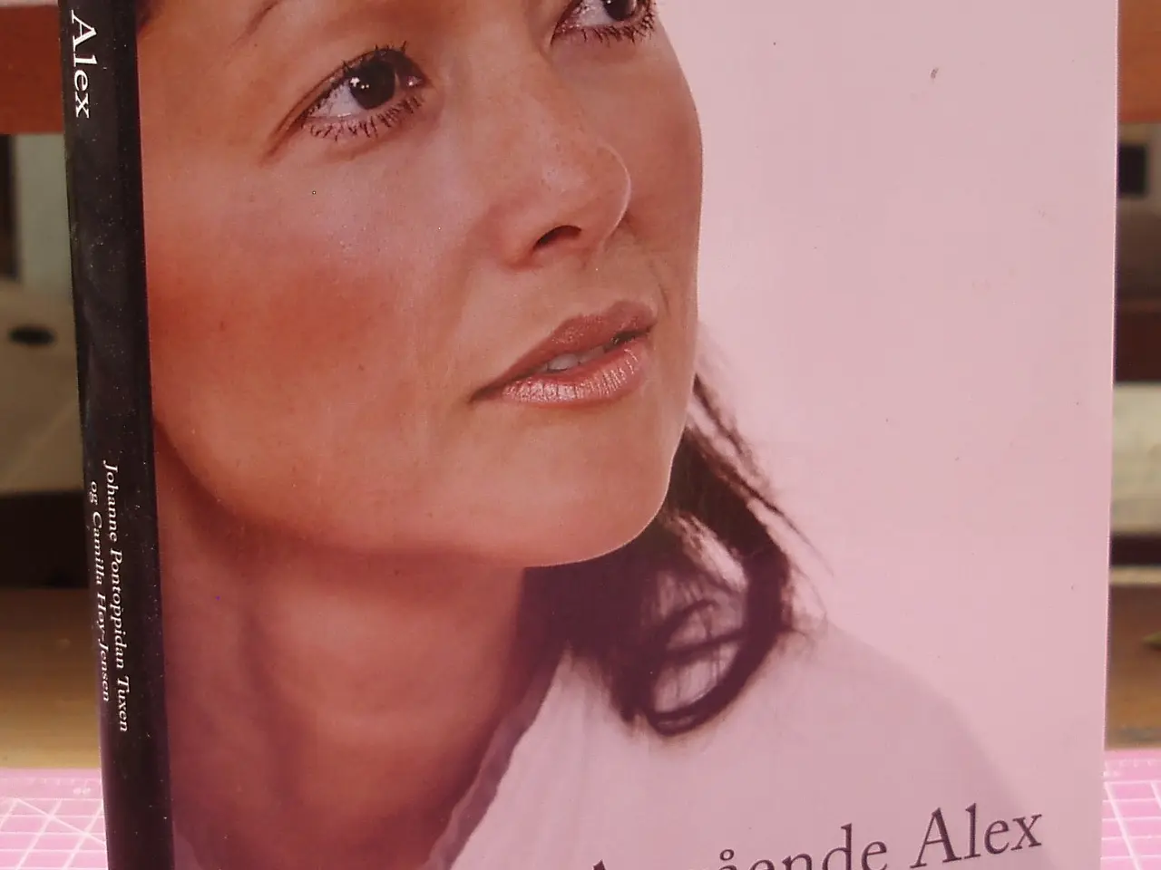 Billede 1 - Angående Alex