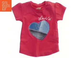 T-shirt med hjerte detalje fra Levis (str. 80)