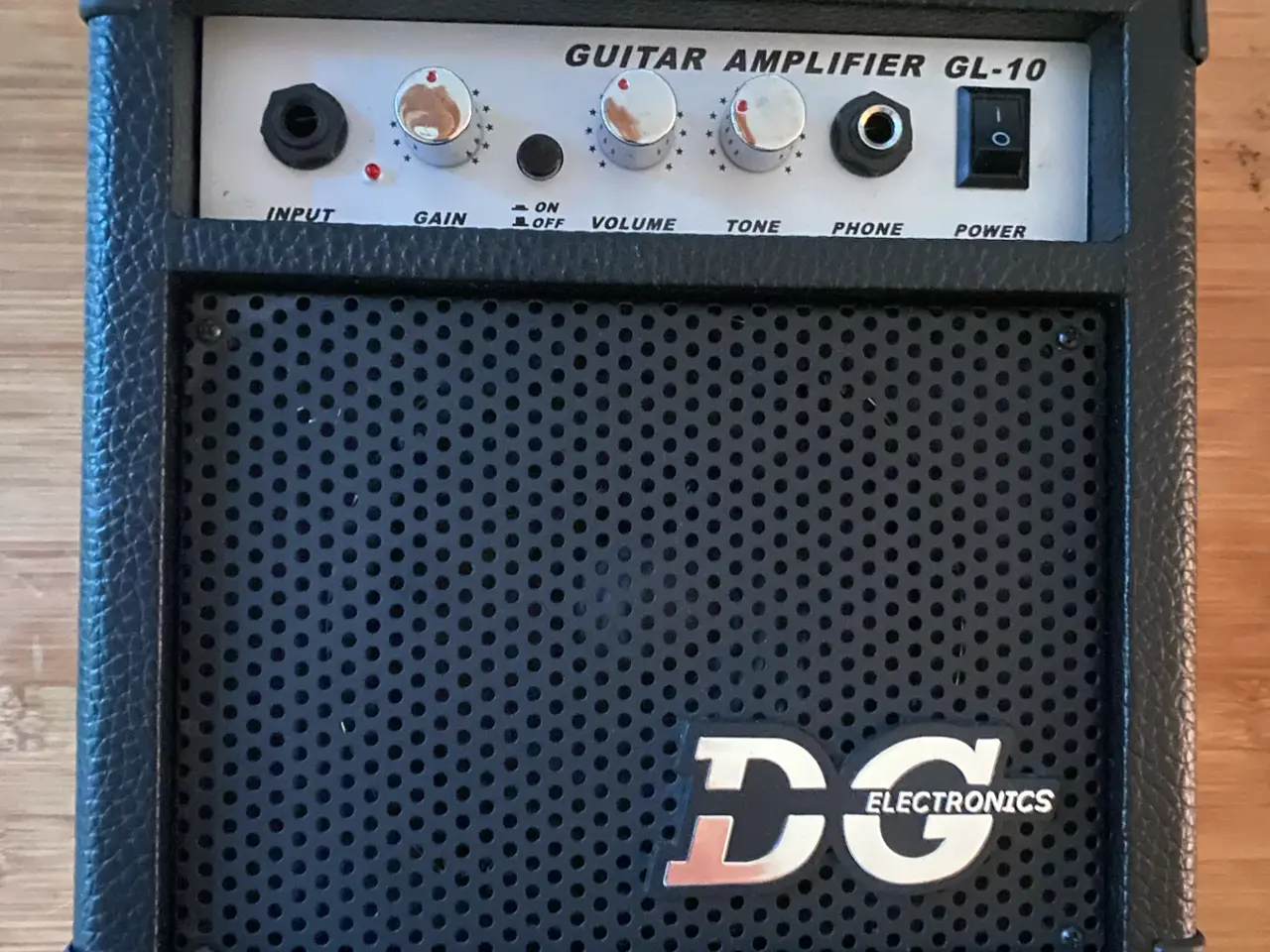 Billede 1 - DG-10 guitarforstærker med ren og distortion kanal