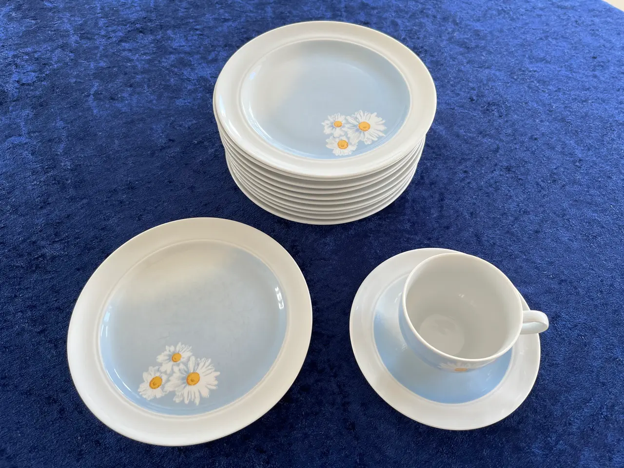 Billede 5 - Kop, Underkop, kagetallerkner Margueritte Danish D