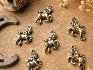 Smykkedele / charms med heste