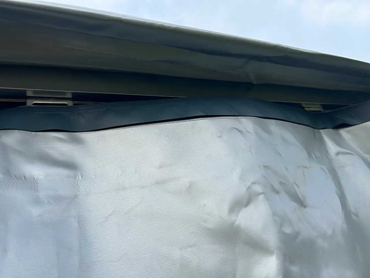 Billede 6 - Høj presenning m. gardinsider til Eduard 4522 trailer