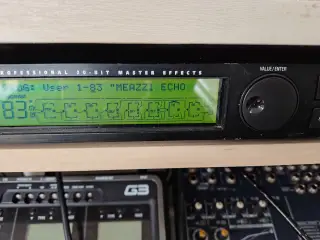 Alesis Q20 effektprocessor med The Shadows Presets