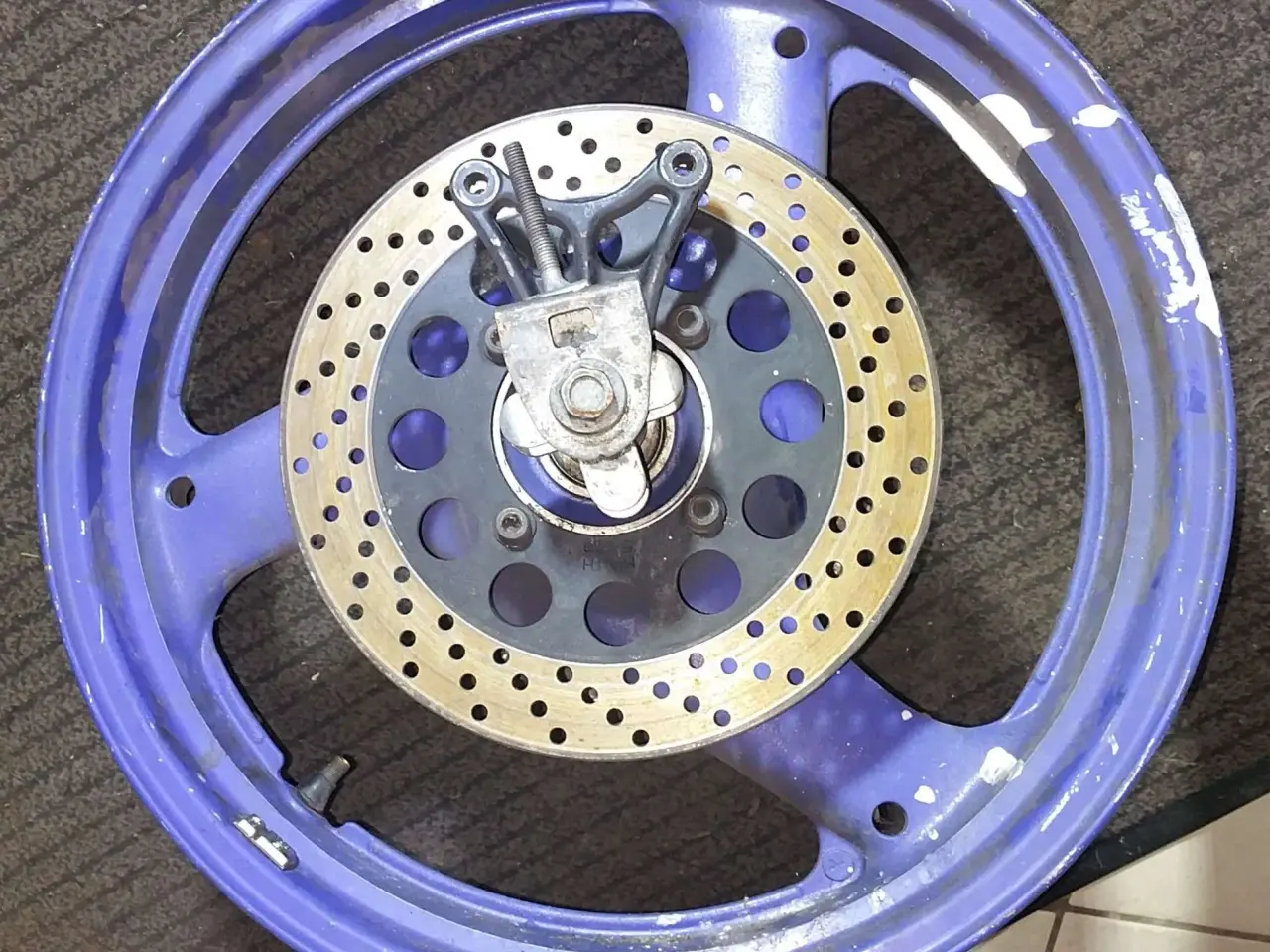 Billede 2 - Suzuki GSX 750 F årg. 88-97 Baghjul komplet