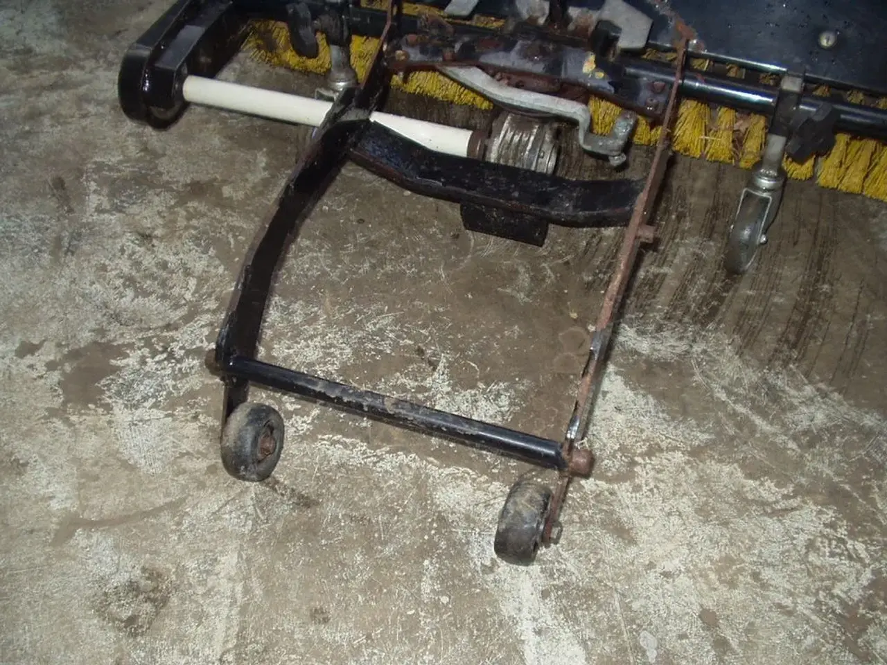 Billede 3 - Fejekost Husqvarna