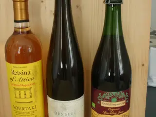 13 Flasker vin bruges til udstilling
