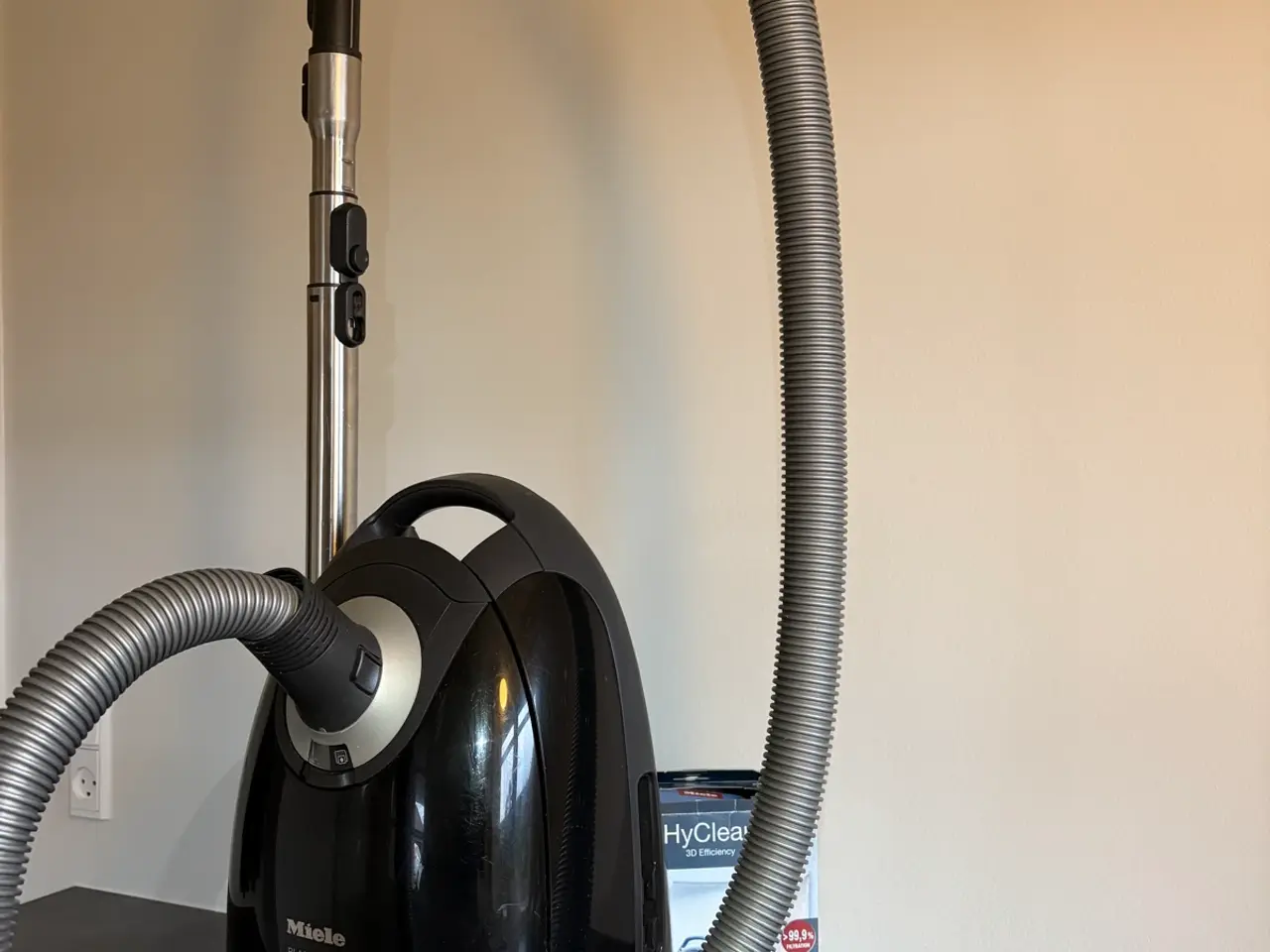 Billede 3 - Miele Black Pearl 5000 – kraftig støvsuger m. pose