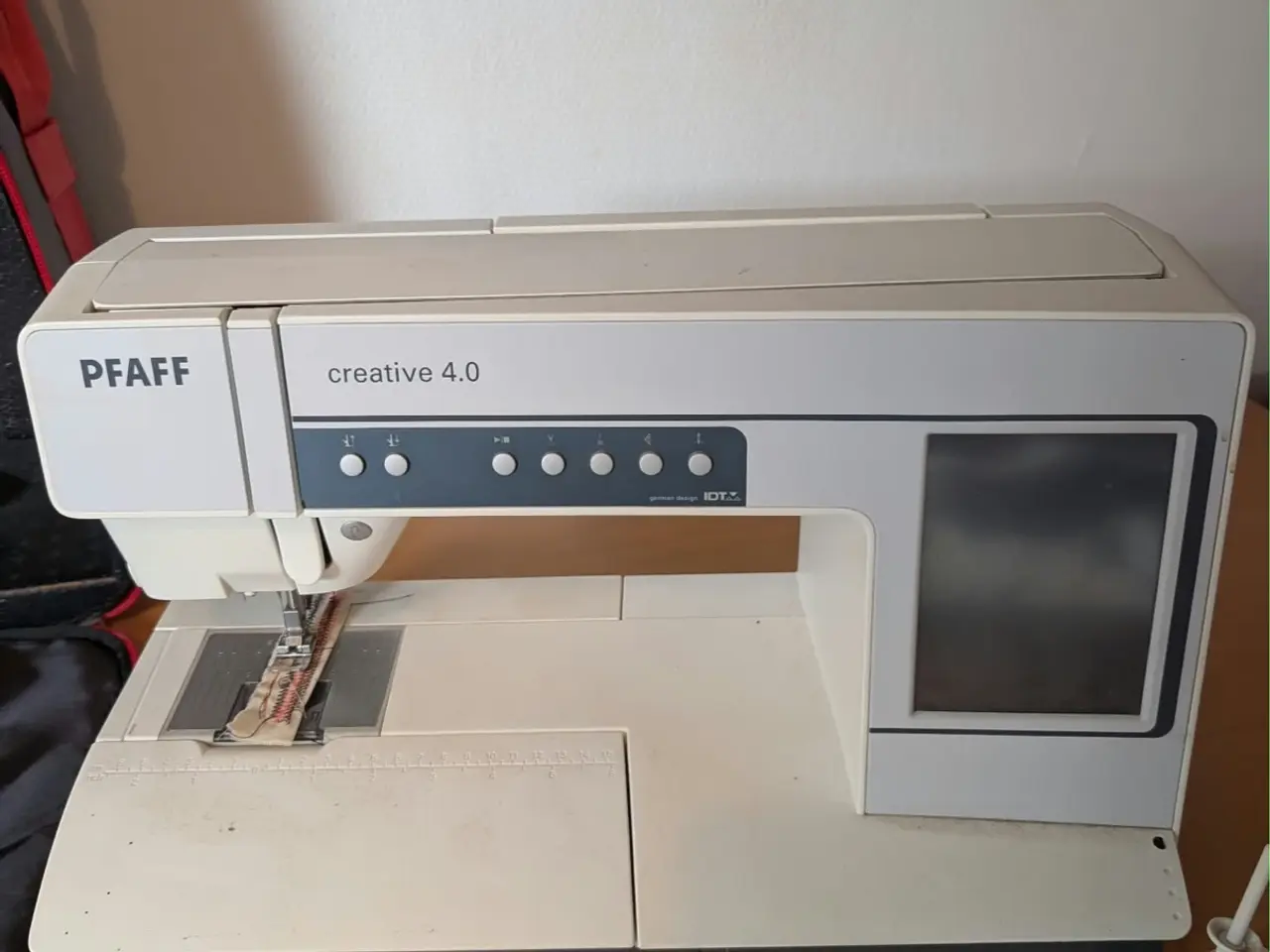Billede 1 - Velholdt PFAFF Creative 4.0 sy- og br