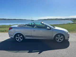 Opel Astra Twin Top – Sommer og køreglæde. 