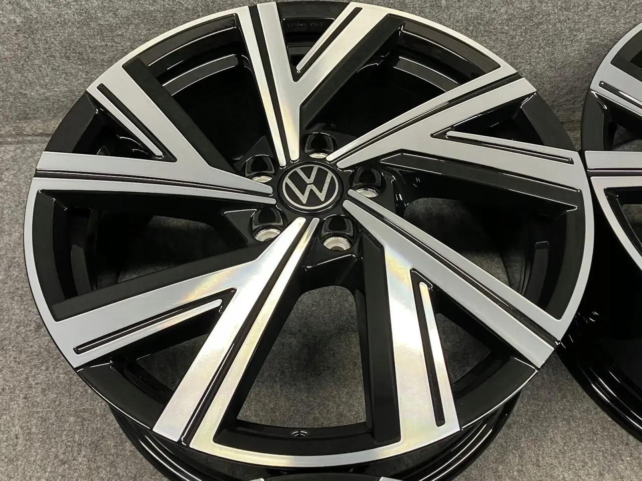 Billede 5 - ALUFÆLGE VW POLO BERGAMO 2G0 17"
