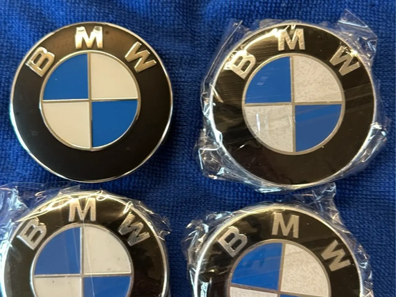 Billede 2 - BMW centerkapsler i farve blå hvid eller sort hvid