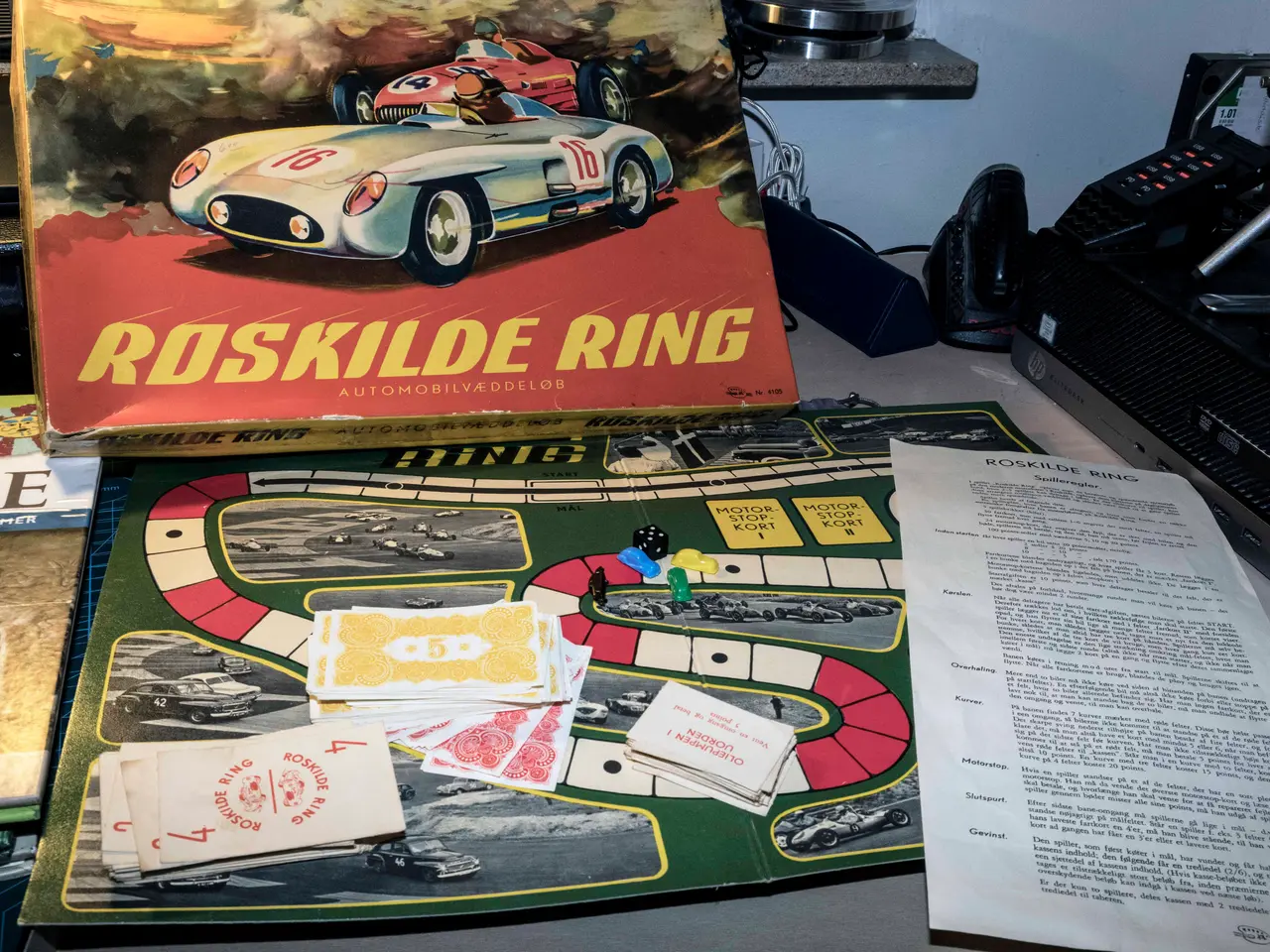 Billede 1 - Roskilde Ring - Bræt spil. Kun 4 biler(plastik).