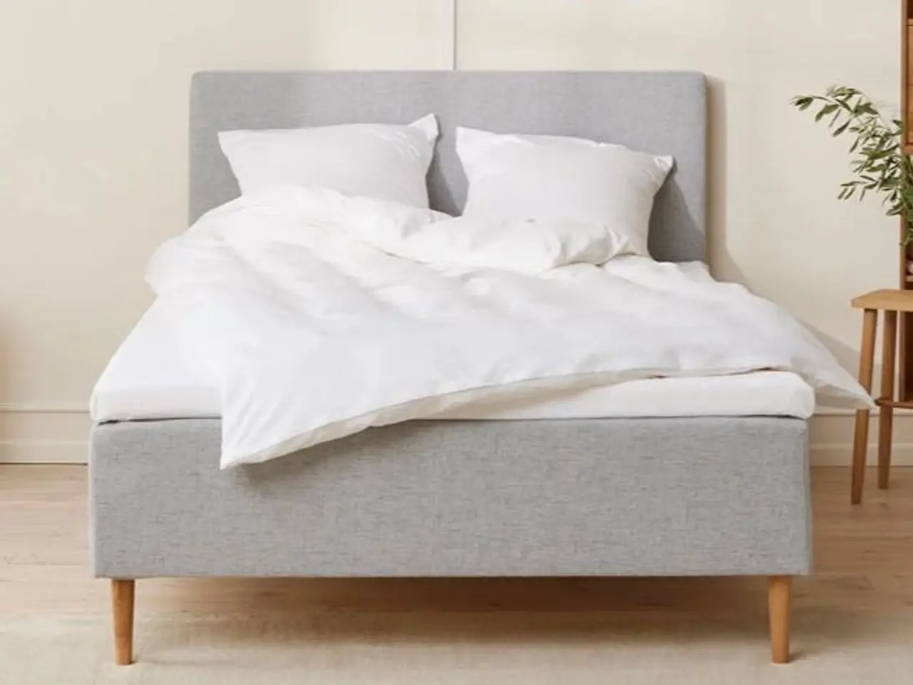 Billede 2 - Seng 120x200 cm – som ny – inkl. rullemadras