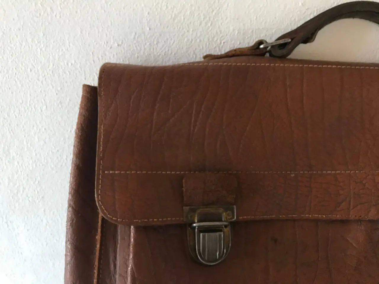 Billede 2 - Retro skoletaske i kernelæder.