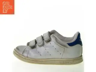 Sko fra Adidas (str. 18 cm)
