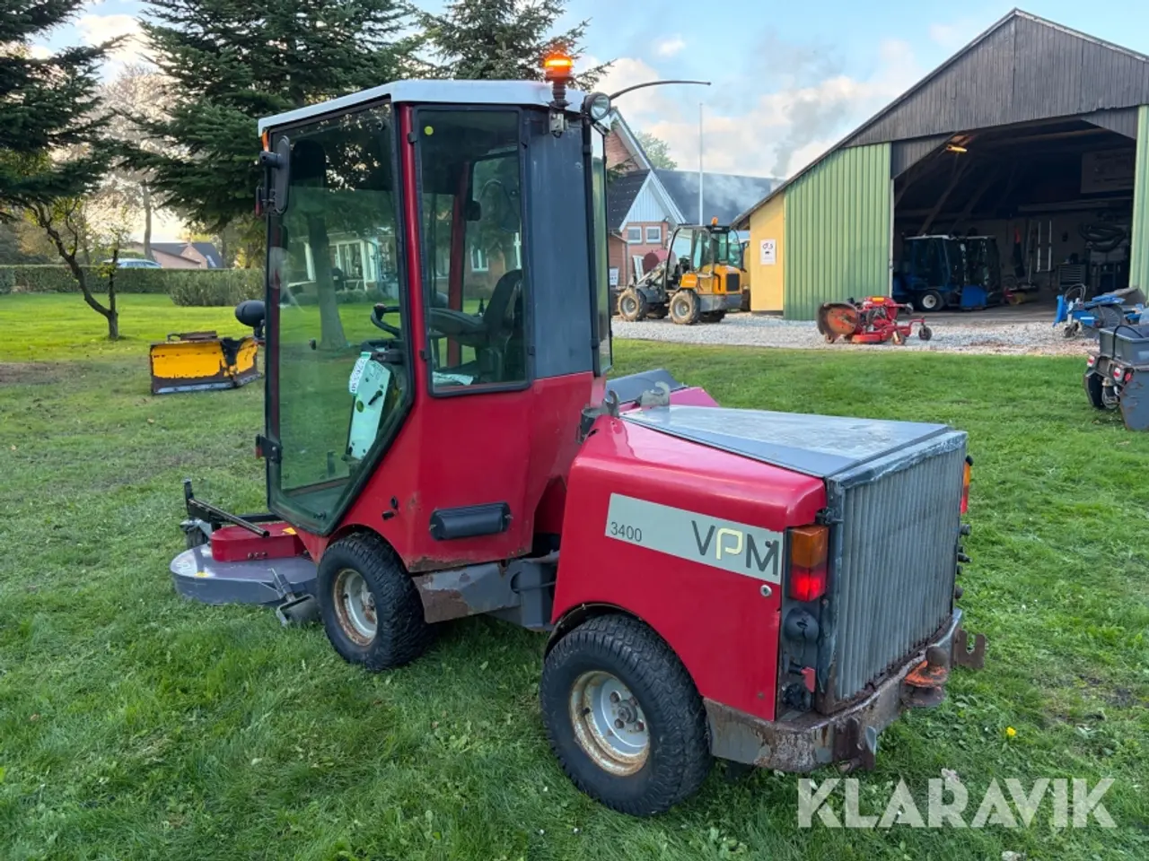 Billede 3 - Redskabsbærer Vpm 3400 med klipper og kost