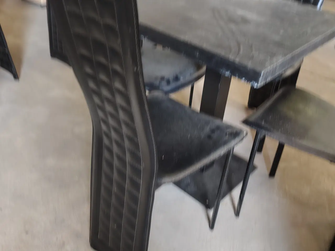 Billede 3 - Bord med 4 stole