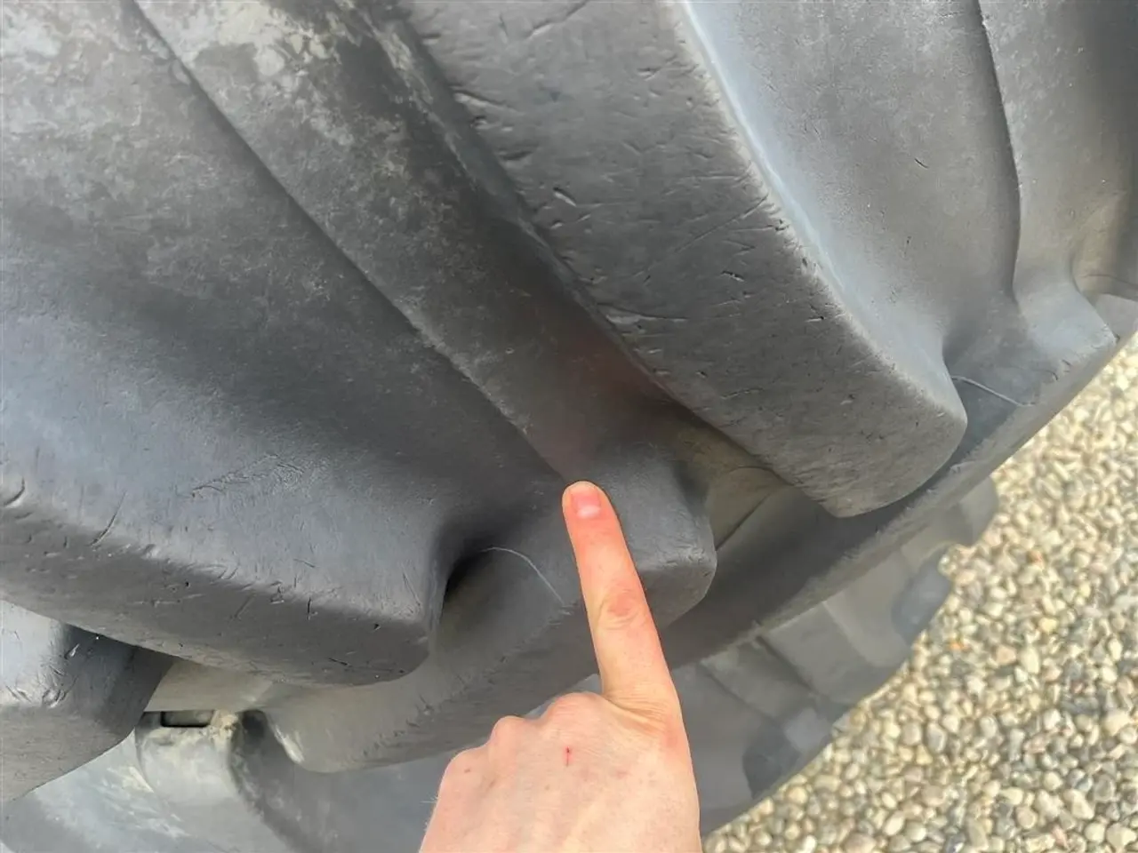 Billede 1 - Alliance 650/65R38 Røde med ring og 8 låse