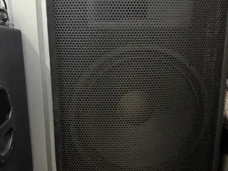 Subwoofer og aktive højtaler til Mobildiskotek