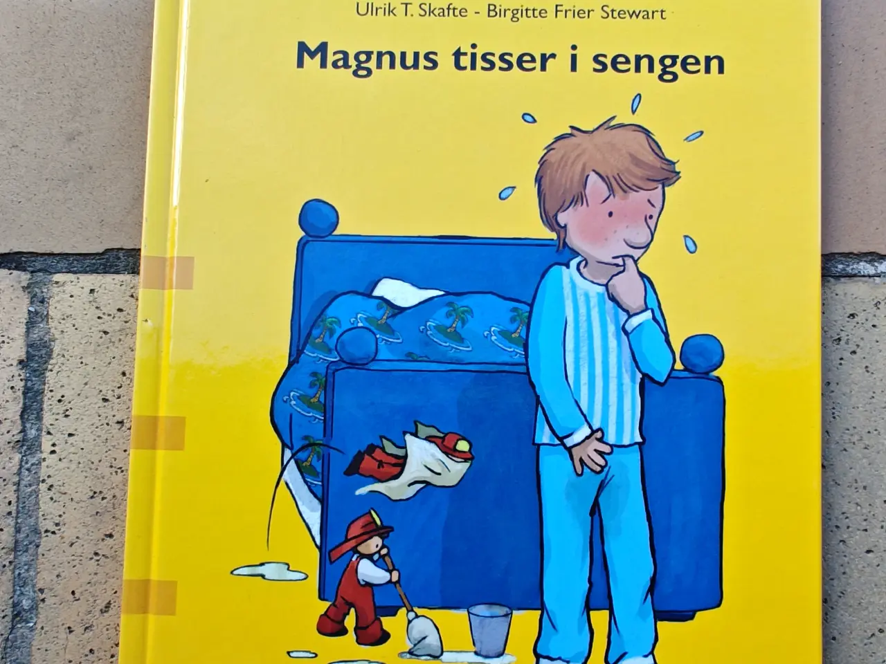 Billede 1 - Magnus tisser i sengen BOG