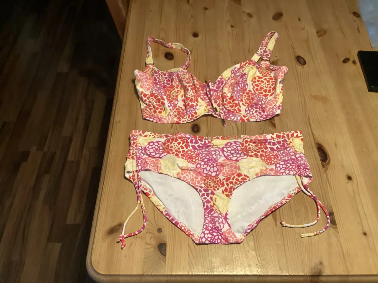 Billede 3 - 5 Stks Bikini. Forsk. Str.
