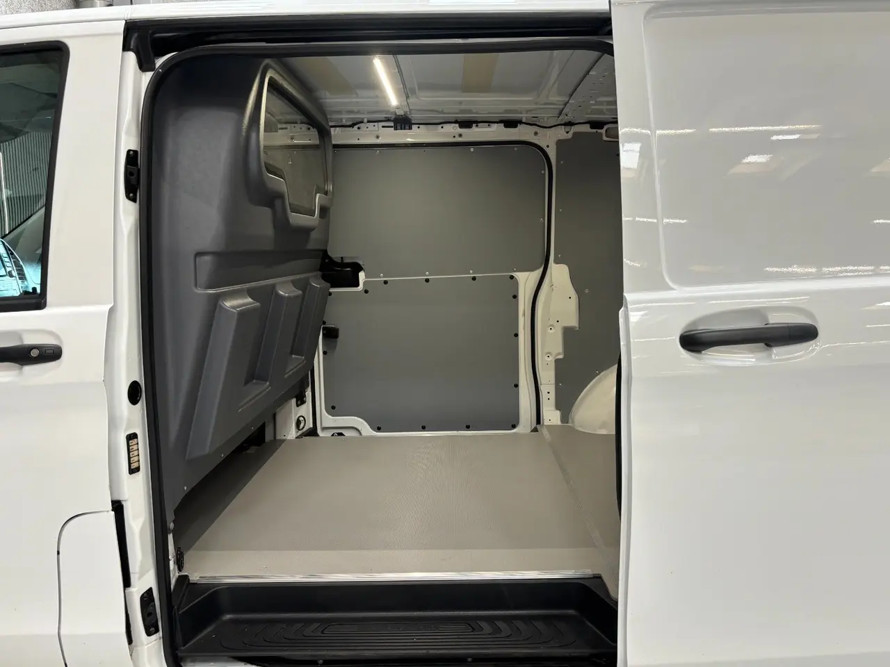Billede 8 - Mercedes Vito 119 2,0 CDi Kassevogn aut. L 4x4
