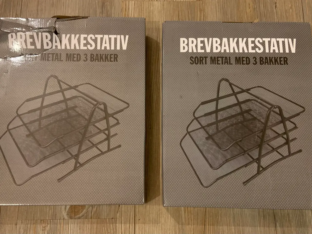 Billede 1 - 2 stk. A4 brevbakkestativer med 3 bakker sort